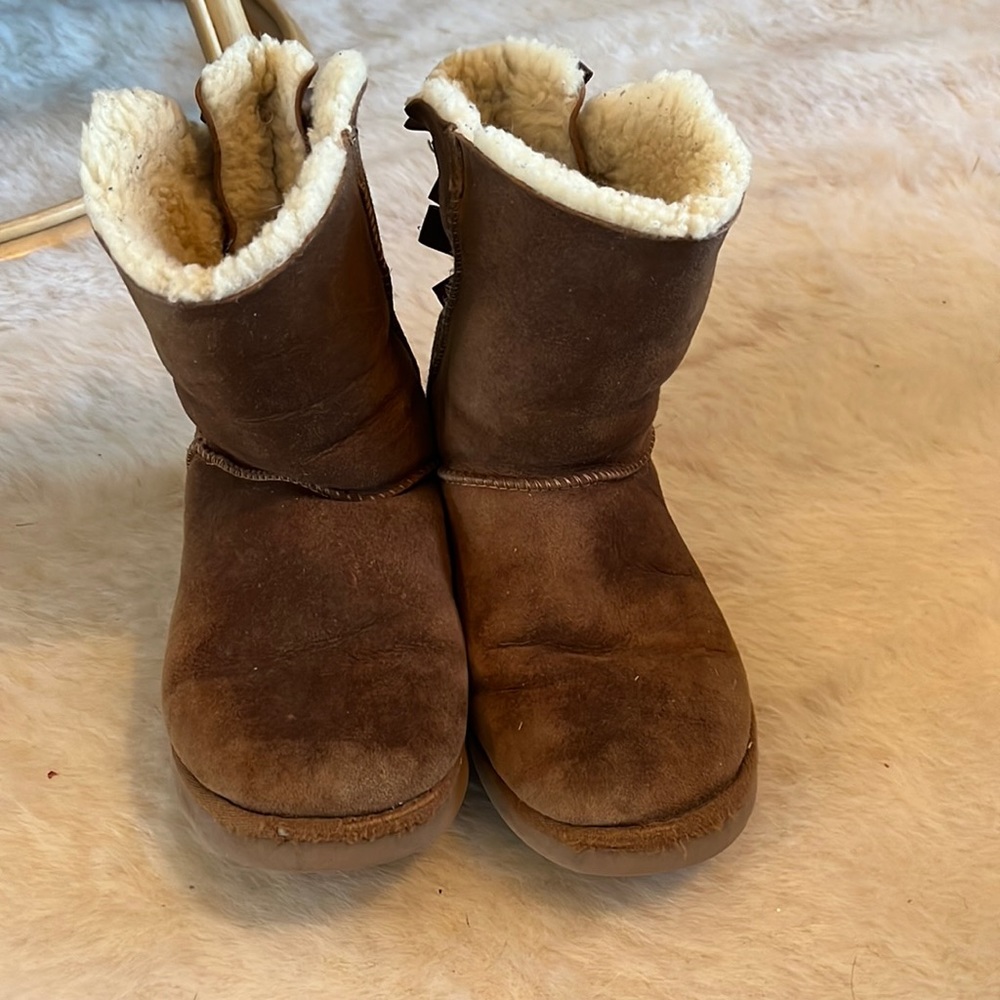 Chestnut Bailey bow 2